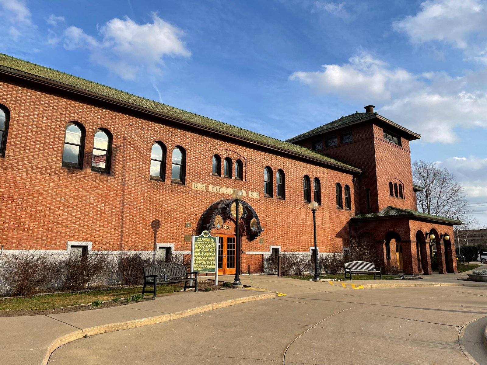 Industrial water treatment plant with filtration and treatment infrastructure
