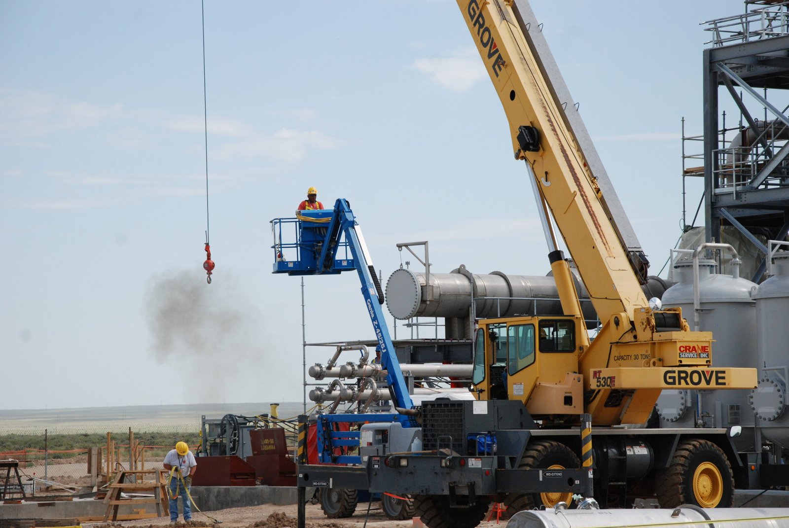 Evaporator and crystallizer piping used to compare minimum and zero liquid discharge systems